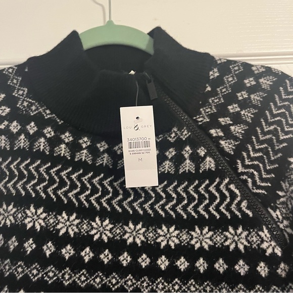 NWT Size M Black & White Snowflake Sweater by Lou & Grey; Zip Neck Detail - Picture 2 of 3